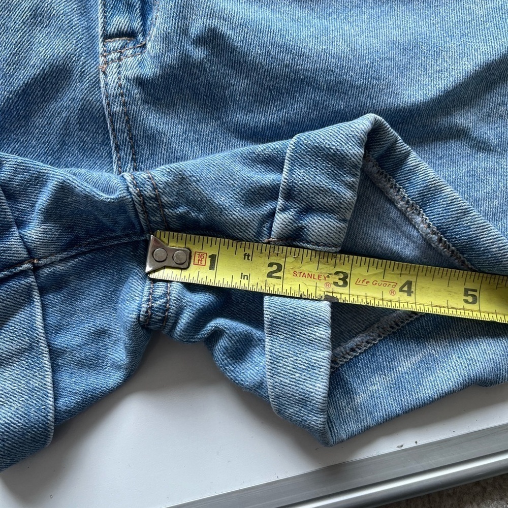 American Eagle Highwaisted Jean shorts - Picture 4 of 6